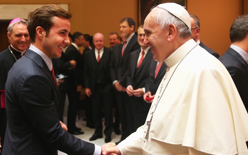 Με τις ευλογίες του Πάπα η Μπάγερν (video+ photos)