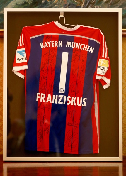 Με τις ευλογίες του Πάπα η Μπάγερν (video+ photos)