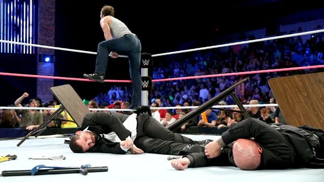 SmackDown: «Αρχηγός» ο Dean Ambrose (photos+videos)