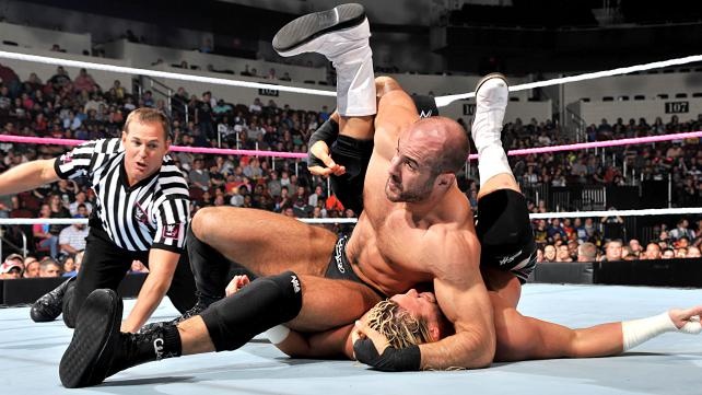 SmackDown: «Αρχηγός» ο Dean Ambrose (photos+videos)