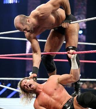 SmackDown: «Αρχηγός» ο Dean Ambrose (photos+videos)