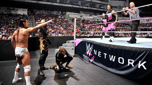 SmackDown: «Αρχηγός» ο Dean Ambrose (photos+videos)