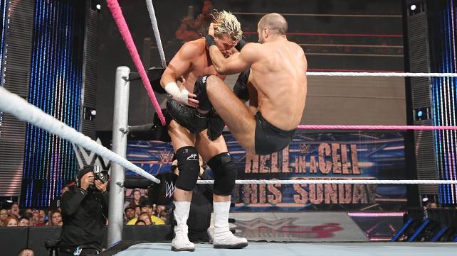 SmackDown: «Αρχηγός» ο Dean Ambrose (photos+videos)