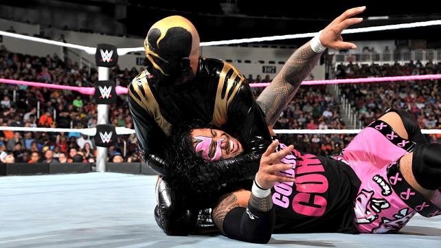 SmackDown: «Αρχηγός» ο Dean Ambrose (photos+videos)