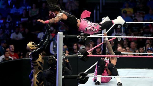 SmackDown: «Αρχηγός» ο Dean Ambrose (photos+videos)