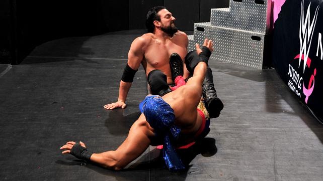 SmackDown: «Αρχηγός» ο Dean Ambrose (photos+videos)