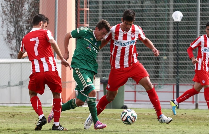 «Κοκκίνισε» το ντέρμπι των Νέων (photos)