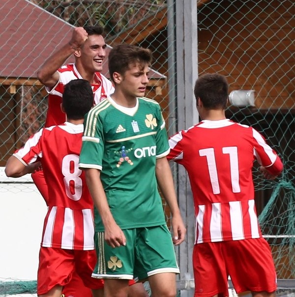 «Κοκκίνισε» το ντέρμπι των Νέων (photos)