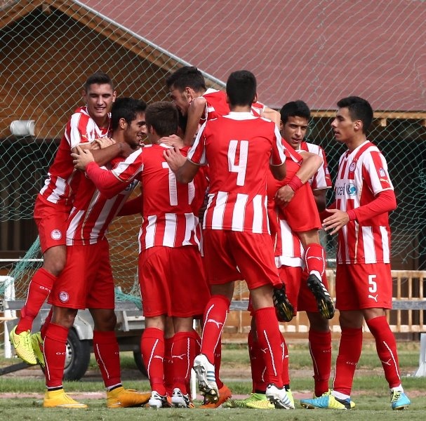 «Κοκκίνισε» το ντέρμπι των Νέων (photos)