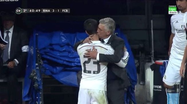 Ρεάλ Μαδρίτης: Το... ρουφηχτό φιλί του Αντσελότι στο λαιμό του Ίσκο (photos)