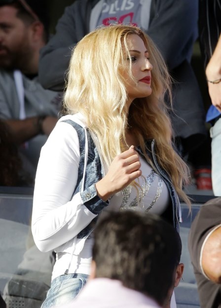 Τα «καυτά» κορίτσια των γηπέδων (photos)