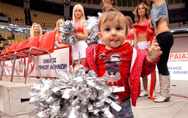 Ολυμπιακός: Πλημμύρισε παιδιά το ΣΕΦ (photos)