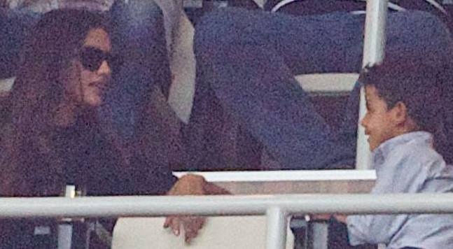 Ρεάλ - Μπαρτσελόνα: Φιλιά της Σάικ στον Κριστιάνο Τζούνιορ! (photos)