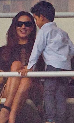 Ρεάλ - Μπαρτσελόνα: Φιλιά της Σάικ στον Κριστιάνο Τζούνιορ! (photos)