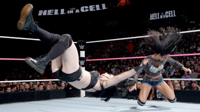 Hell in a Cell: Φάντασμα ο… Bray Wyatt (videos+photos)