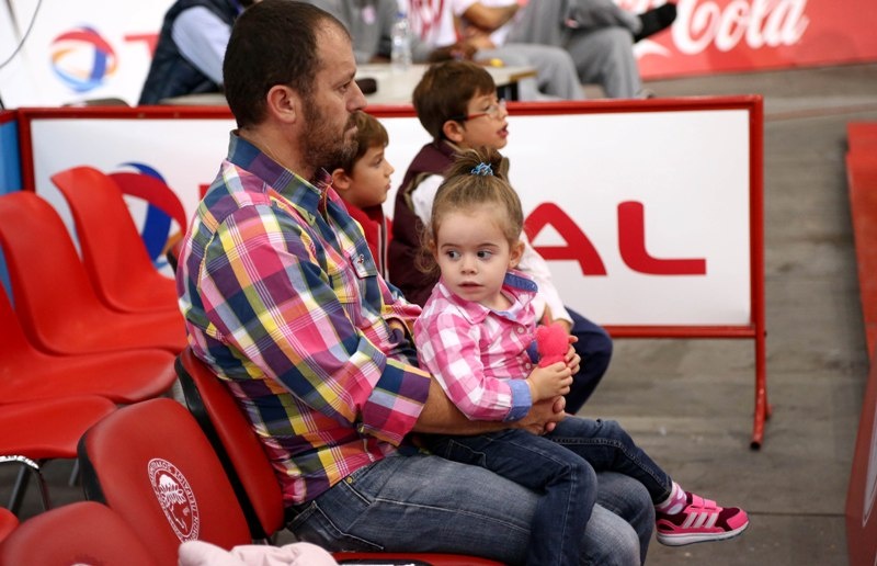 Ολυμπιακός: Πλημμύρισε παιδιά το ΣΕΦ (photos)