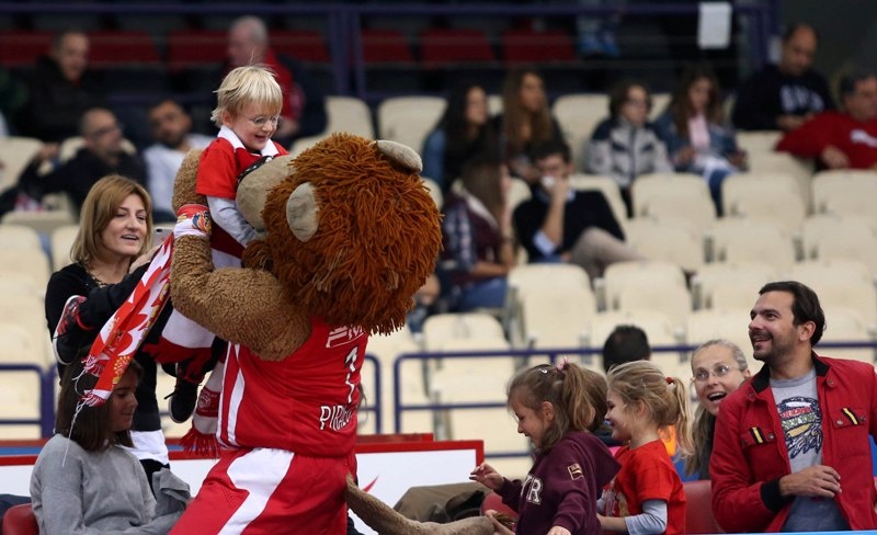 Ολυμπιακός: Πλημμύρισε παιδιά το ΣΕΦ (photos)