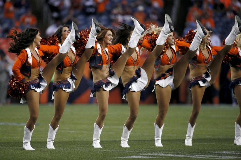 NFL: Ξεκίνησαν οι απόκριες για τις Cheerleaders (photos)