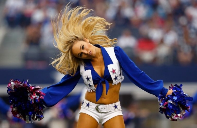 NFL: Ξεκίνησαν οι απόκριες για τις Cheerleaders (photos)