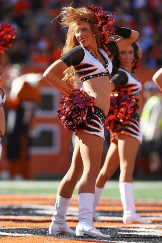 NFL: Ξεκίνησαν οι απόκριες για τις Cheerleaders (photos)