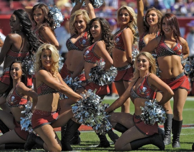 NFL: Ξεκίνησαν οι απόκριες για τις Cheerleaders (photos)