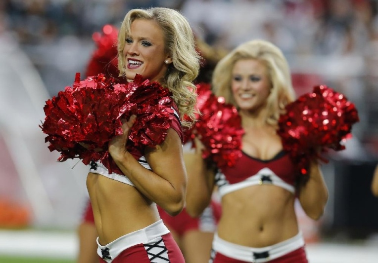 NFL: Ξεκίνησαν οι απόκριες για τις Cheerleaders (photos)