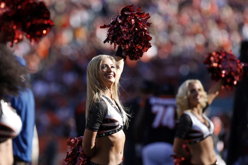 NFL: Ξεκίνησαν οι απόκριες για τις Cheerleaders (photos)