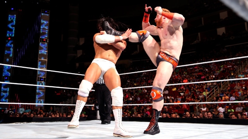 Main Event: Παρέμβαση και νίκη για τους Usos (photos+videos)