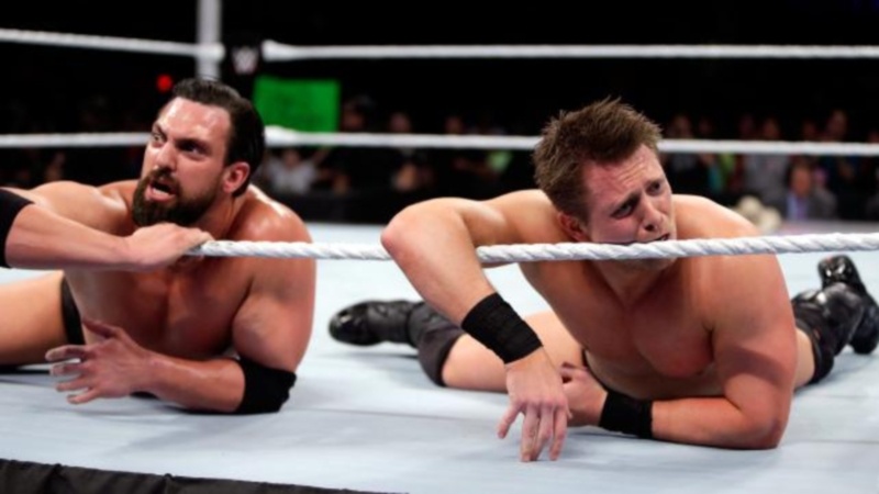 Main Event: Παρέμβαση και νίκη για τους Usos (photos+videos)