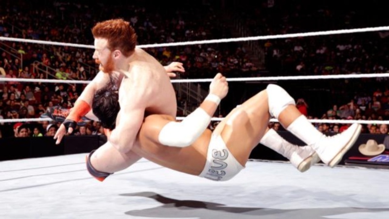 Main Event: Παρέμβαση και νίκη για τους Usos (photos+videos)