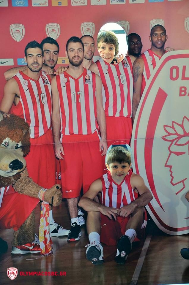 Ολυμπιακός: Χάρηκαν μικροί, μεγάλοι! (photos)