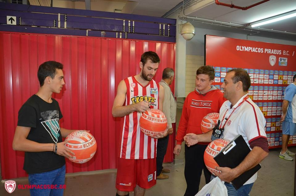 Ολυμπιακός: Χάρηκαν μικροί, μεγάλοι! (photos)