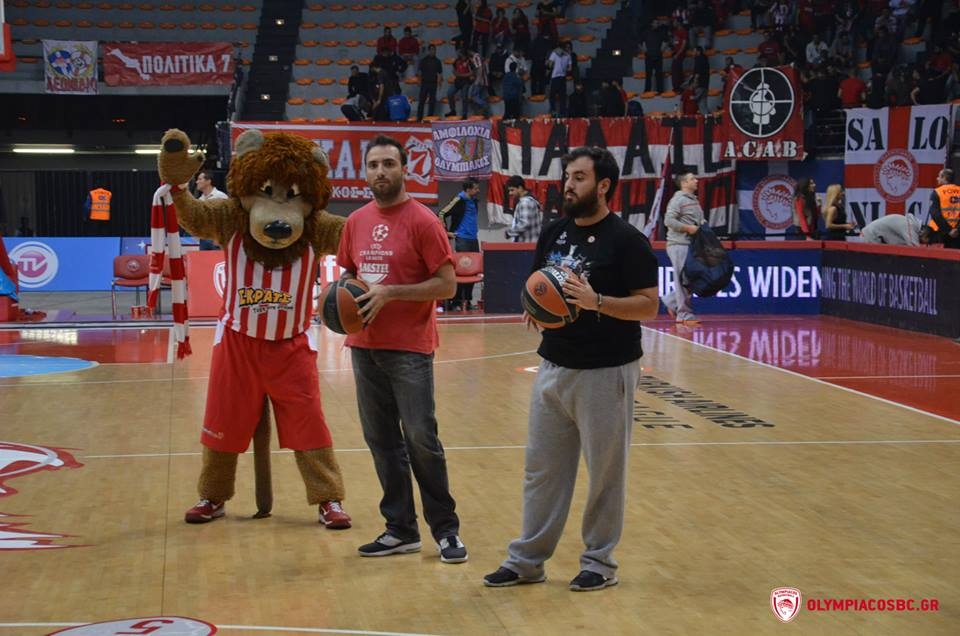 Ολυμπιακός: Χάρηκαν μικροί, μεγάλοι! (photos)