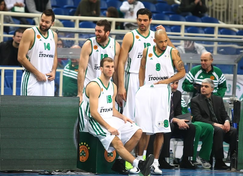 Ούνιξ - Σάσαρι: «Πράσινη» μονομαχία Καϊμακόγλου - Λόγκαν (photos)