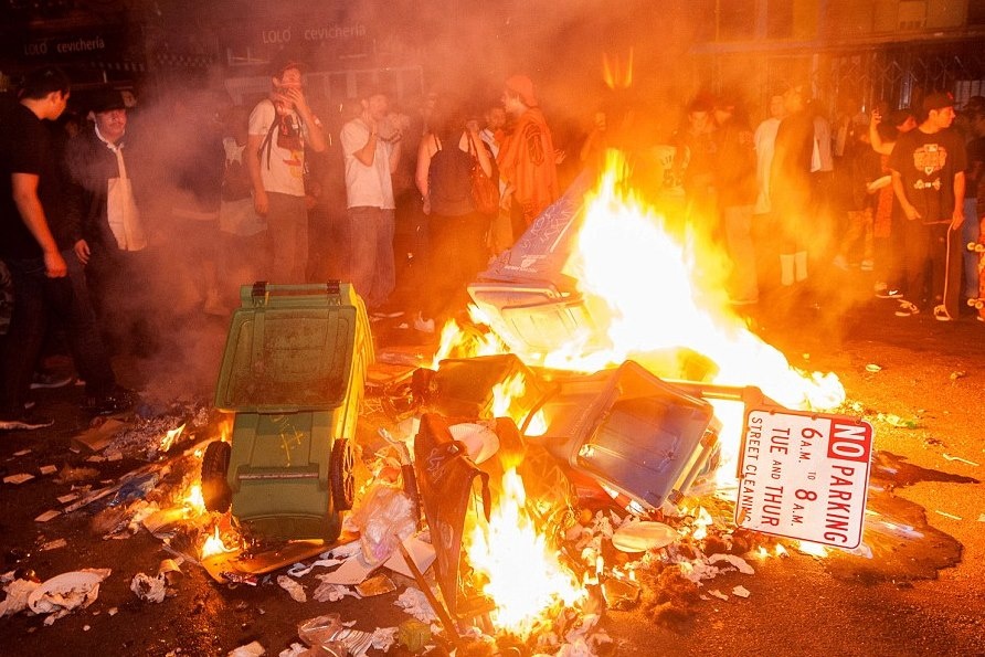 Πυροβολισμοί και μαχαιρώματα σε πανηγυρισμούς του … μπέιζμπολ (video+photos)