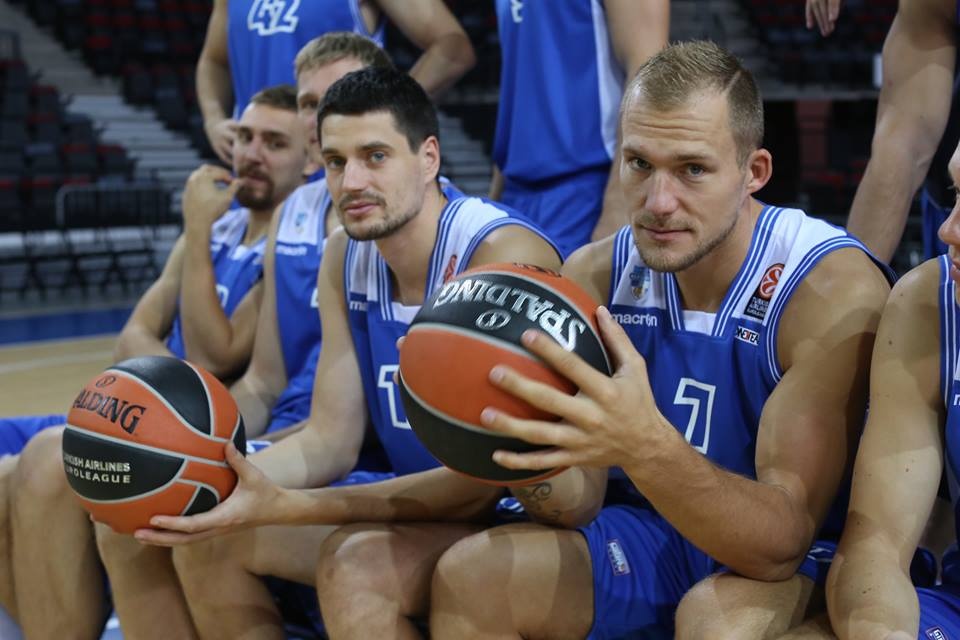 Μαζέικα στο Onsports: «Αστείο ότι θα παίζαμε με Ολυμπιακό» (photos+videos)