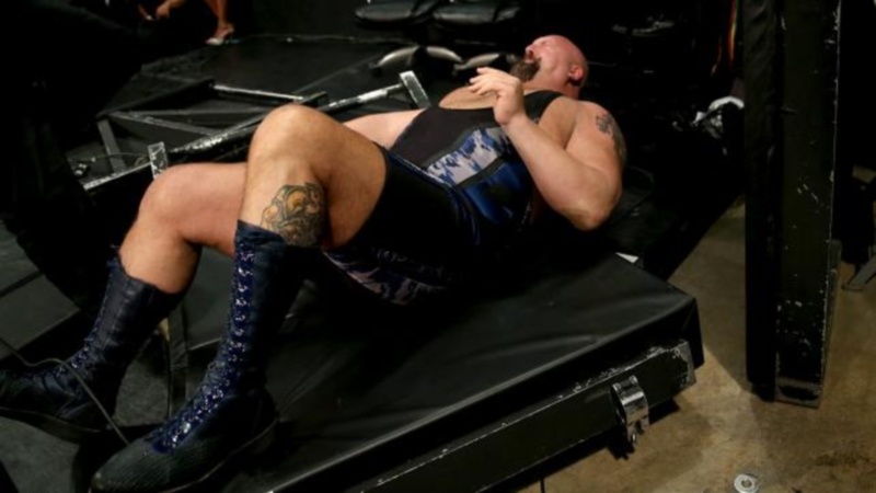 SmackDown: Αποκριάτικο επεισόδιο με τρέλες του Ambrose (photos+videos)