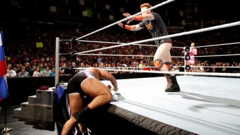 SmackDown: Αποκριάτικο επεισόδιο με τρέλες του Ambrose (photos+videos)