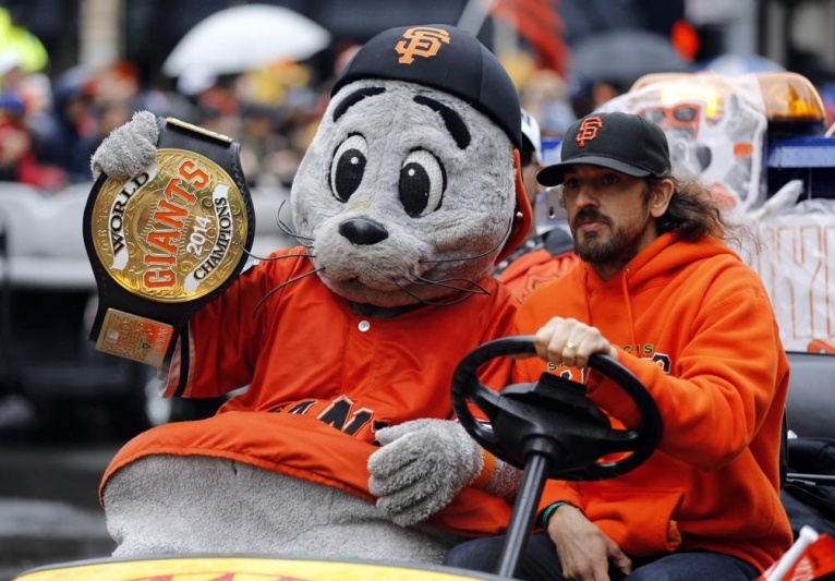 MLB: Βροχερή παρέλαση στο Σαν Φρανσίσκο (photos+video)