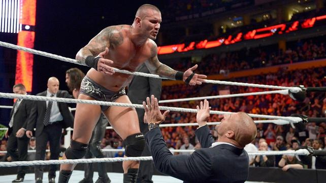 Raw: Επέστρεψε ο Vince McMahon (photos+videos)