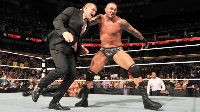 Raw: Επέστρεψε ο Vince McMahon (photos+videos)
