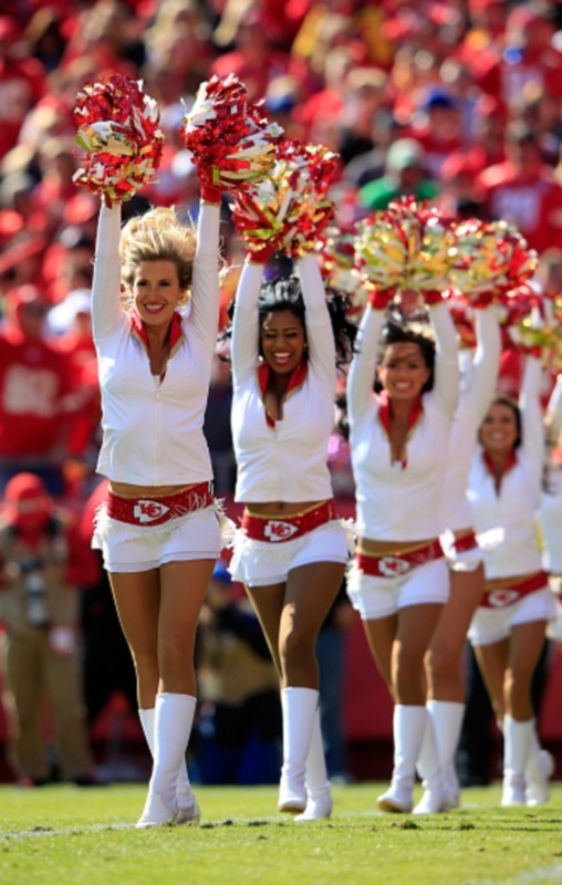 NFL: Άλλο χρώμα από τις Cheerleaders (photos)