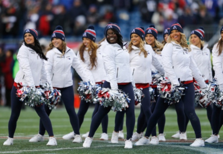 NFL: Άλλο χρώμα από τις Cheerleaders (photos)