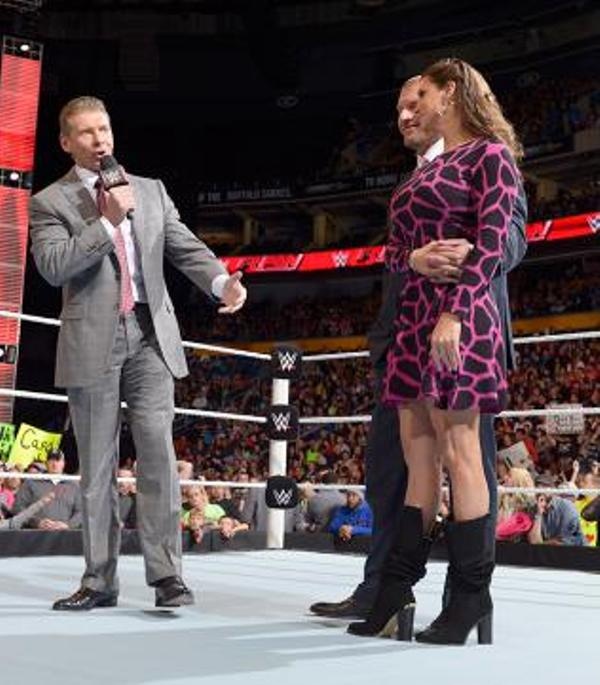Raw: Επέστρεψε ο Vince McMahon (photos+videos)