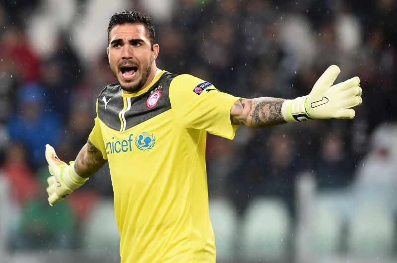 Ολυμπιακός: Ο φύλακας-άγγελος Ρομπέρτο (videos+photos)