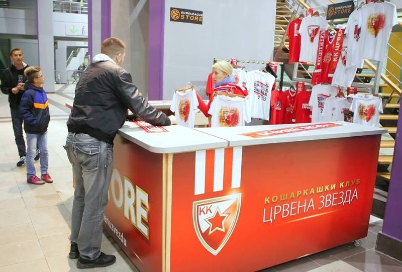 Ολυμπιακός: Το… αδελφοποιημένο μπλουζάκι (photos)