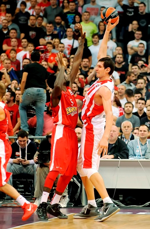 Ευρωλίγκα: Ερυθρός Αστέρας - Ολυμπιακός 57-62 (videos+photos)