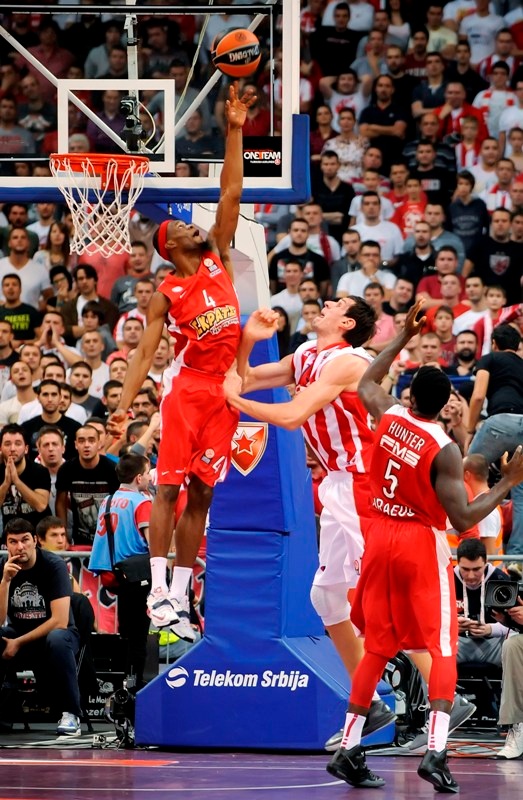 Ευρωλίγκα: Ερυθρός Αστέρας - Ολυμπιακός 57-62 (videos+photos)