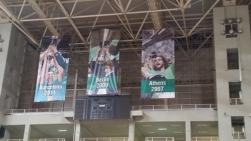 Αρμάνι Μιλάνο: Θαύμασε... ΟΑΚΑ! (photos+videos)