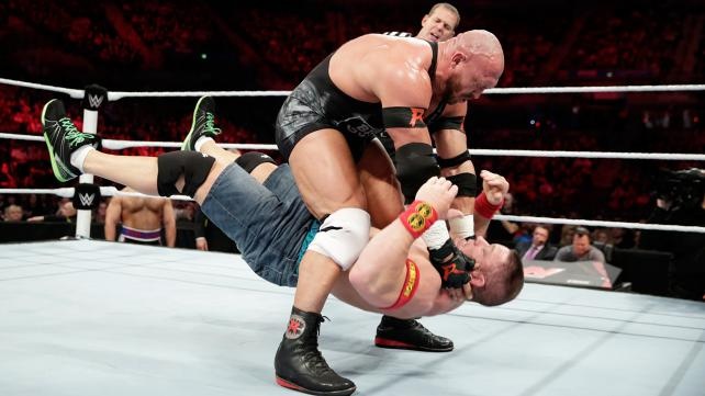 Raw: Εσωτερικά προβλήματα για Authority (photos+videos)